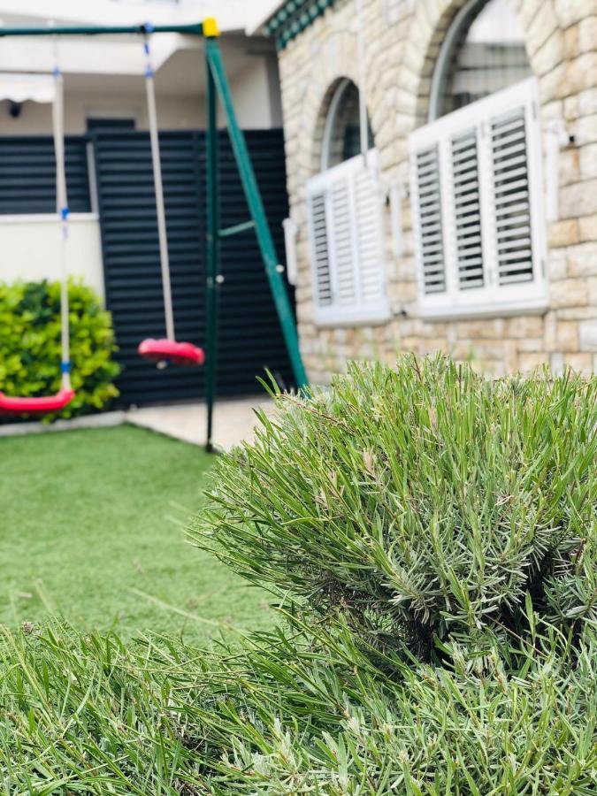 Holiday Home Oliva Vodice Exterior foto